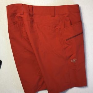 Arc’Teryx Mens 36 short